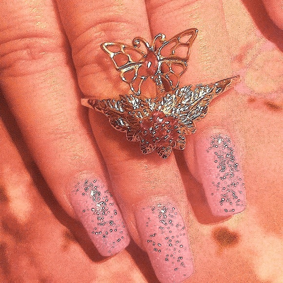 555.   5  ⭐️ RATINGS.   RHODOLITE GARNET BUTTERFLY SIGN OF RENEWAL - Picture 6 of 6